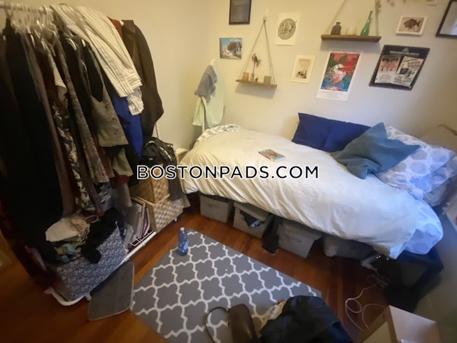 Boston - $4,600 /mo