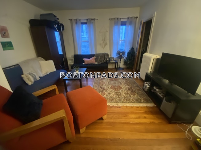 Boston - $4,600 /mo