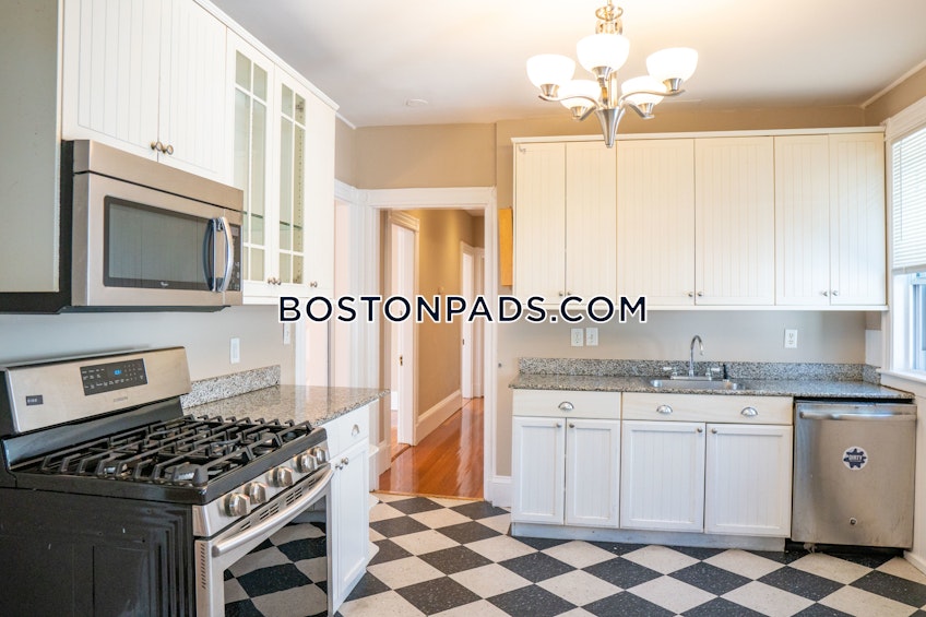 Boston - $9,100 /month