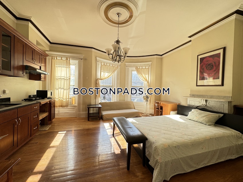 Boston - $1,980 /month
