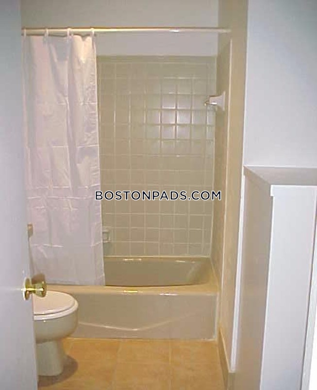 Boston - $2,795 /mo