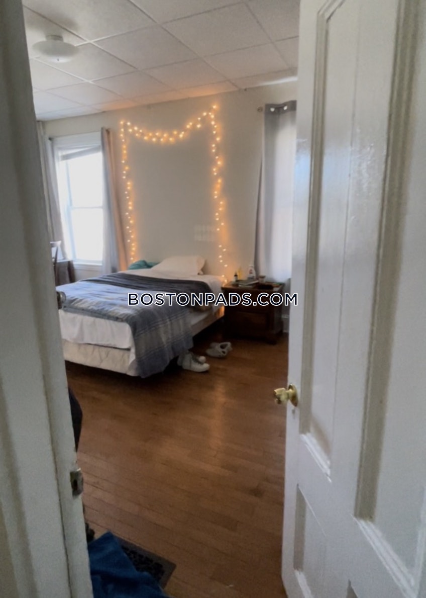 Boston - $9,200 /month