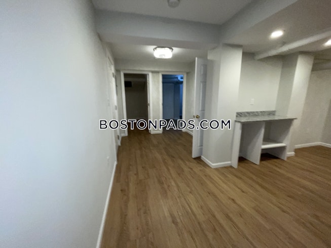 Boston - $6,800 /mo