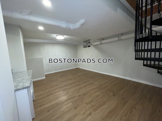 Boston - $5,200 /mo