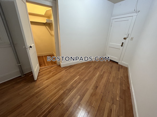 Boston - $3,400 /mo