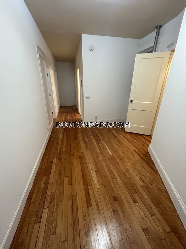 Boston - $3,400 /mo