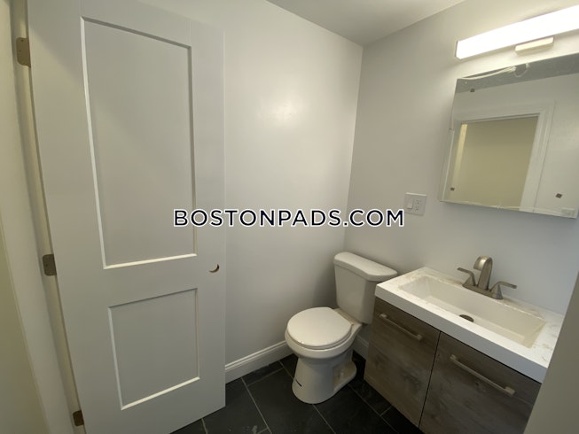 Boston - $3,000 /mo