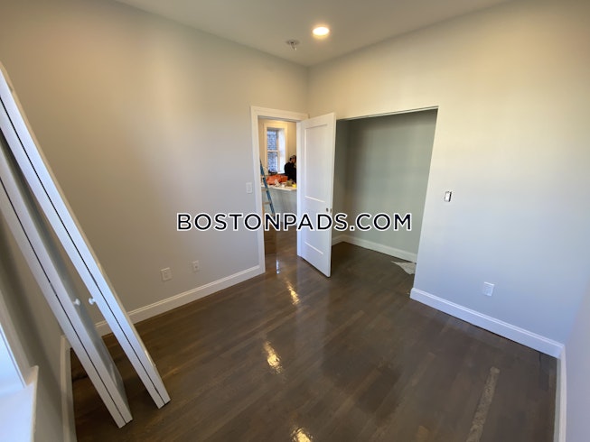 Boston - $3,000 /mo