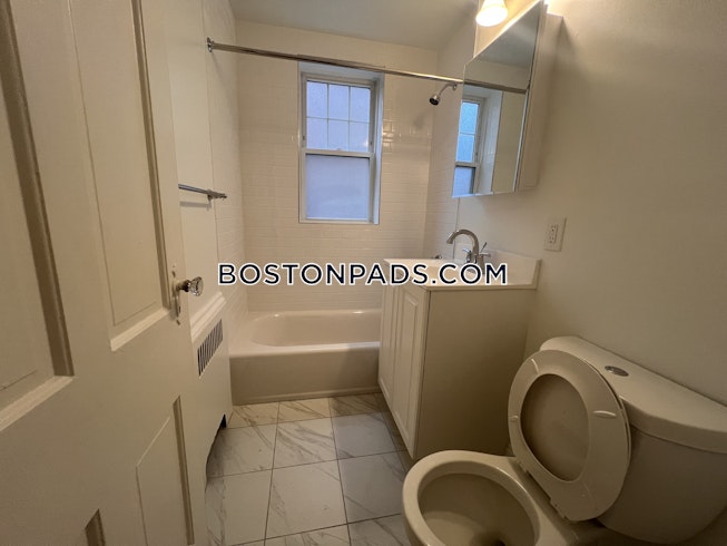 Boston - $2,975 /mo