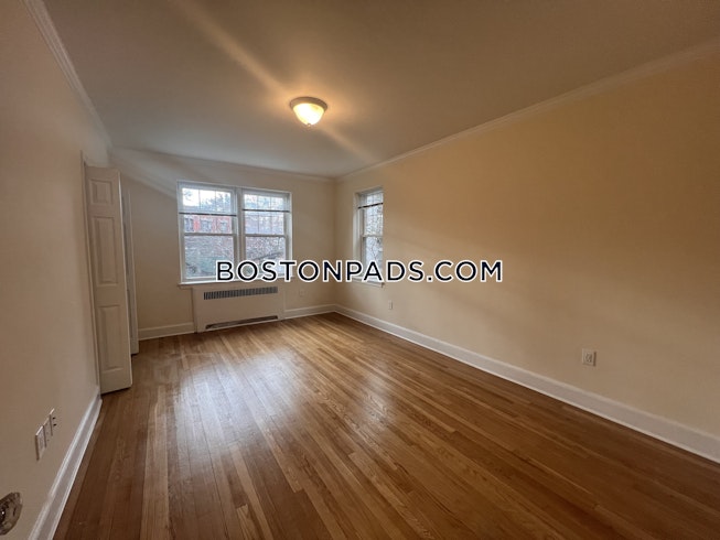 Boston - $2,975 /mo