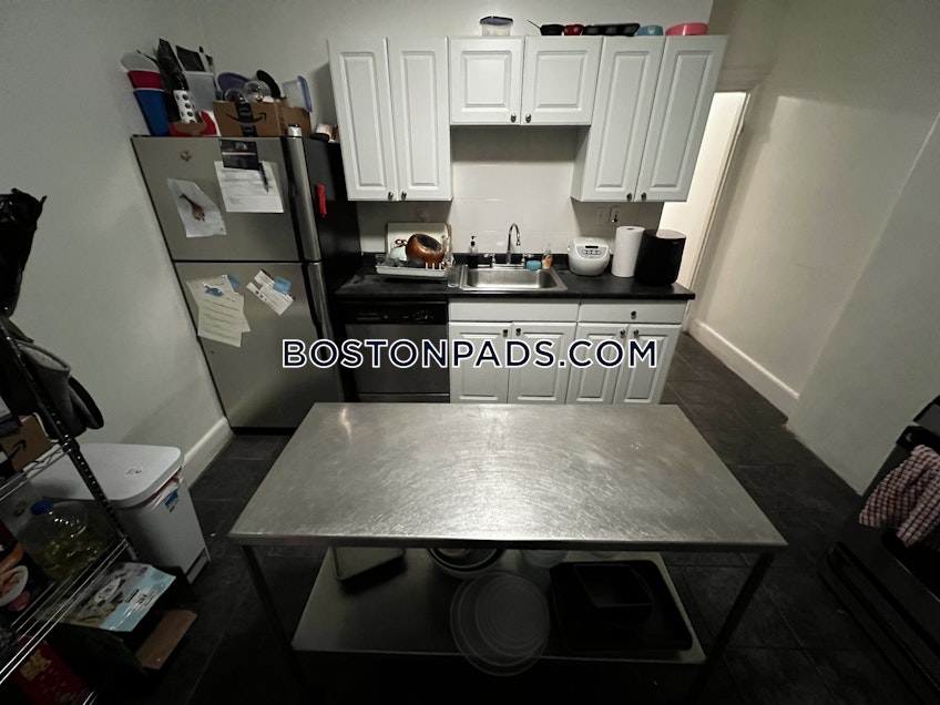 Boston - $5,200 /month