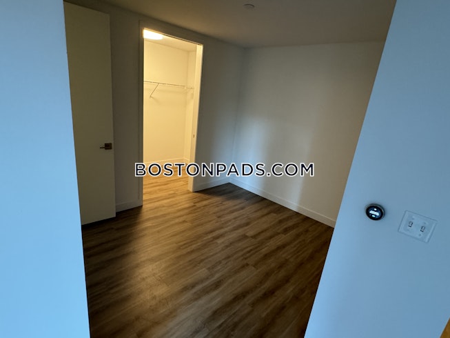 Boston - $3,217 /mo