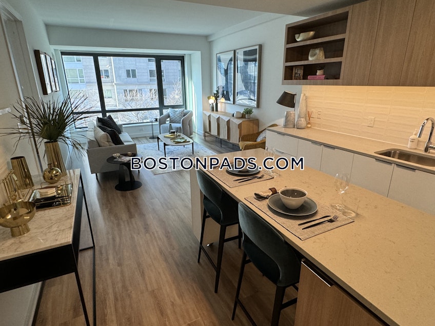 Boston - $4,352 /month