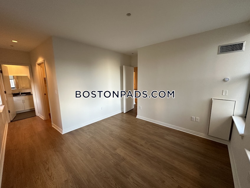 Boston - $4,635 /month