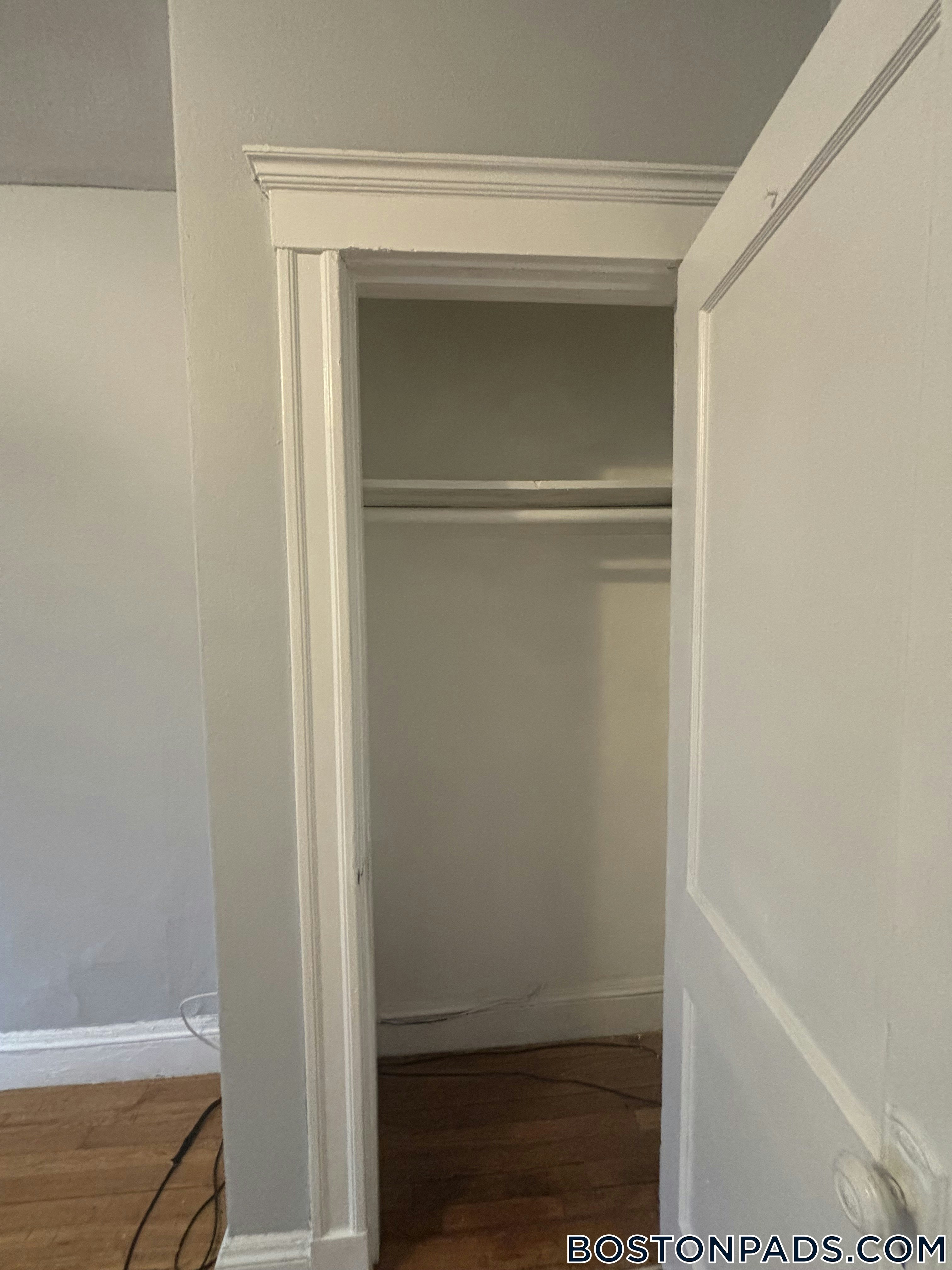 Cambridge - $2,800