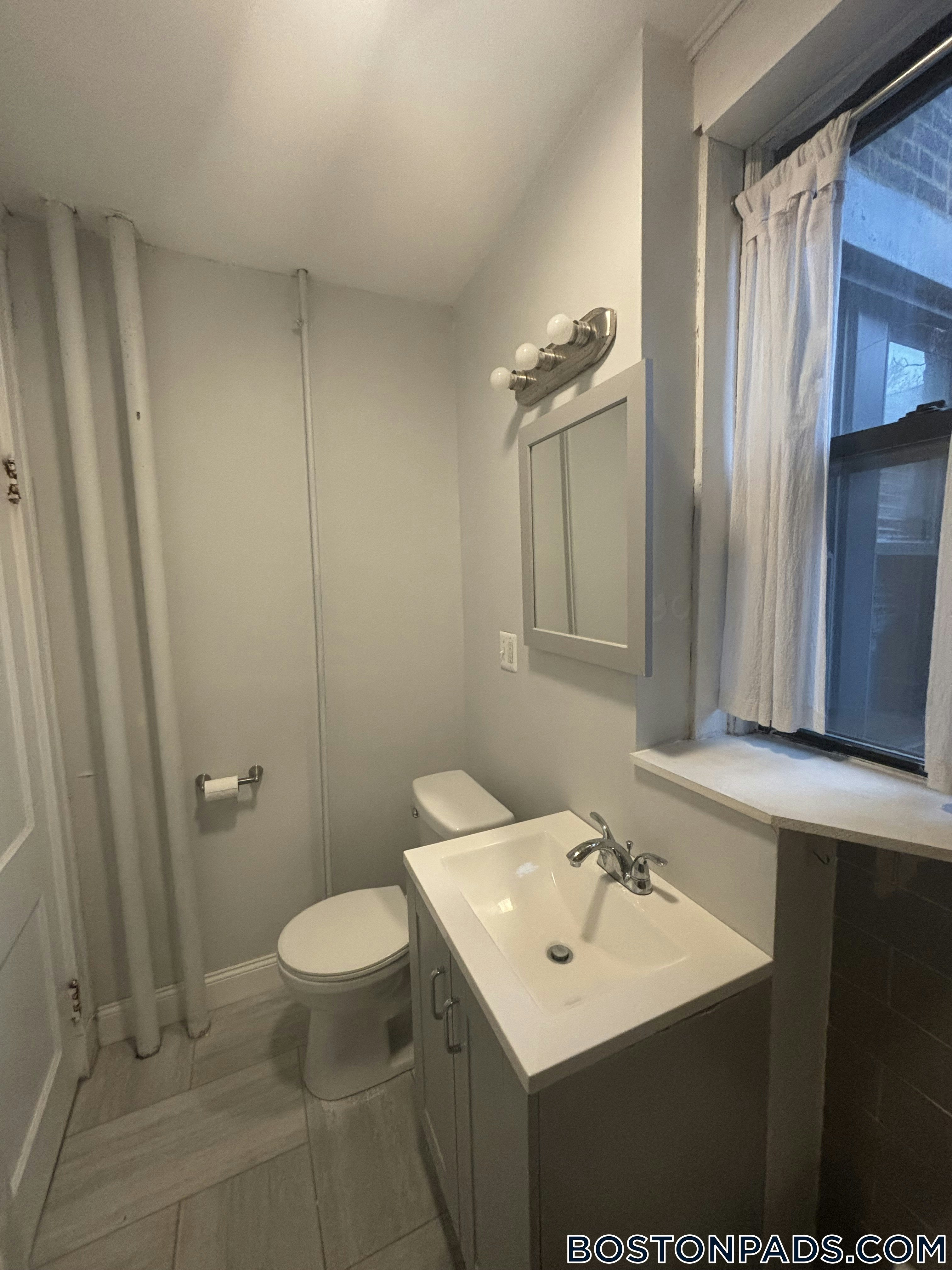 Cambridge - $2,800