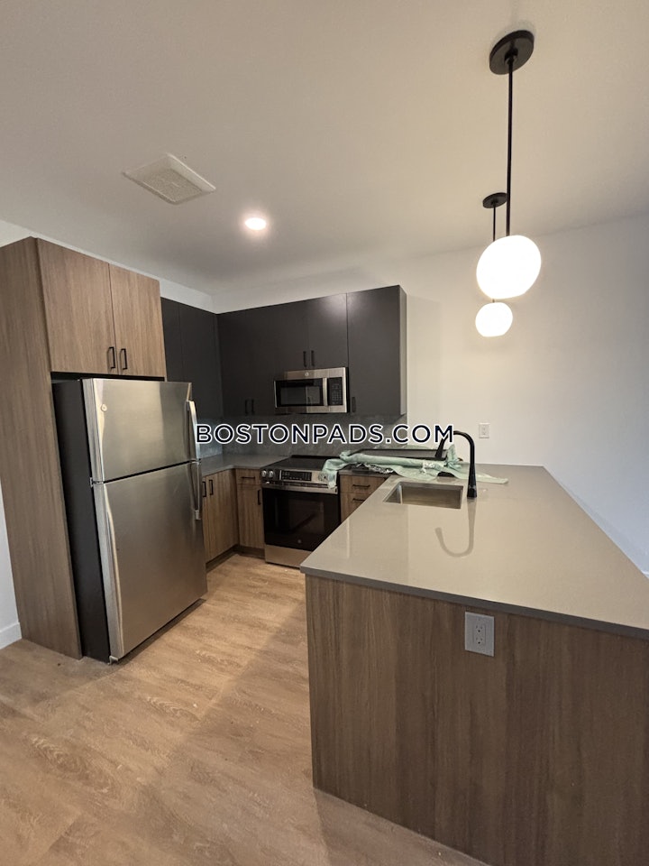 west-roxbury-apartment-for-rent-1-bedroom-1-bath-boston-3100-8005860 