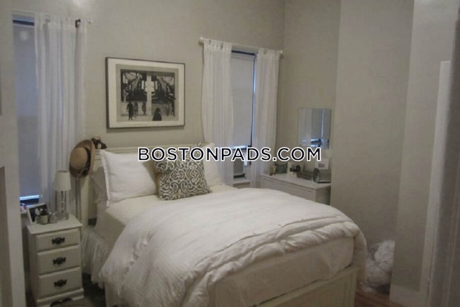 Boston - $3,802 /mo