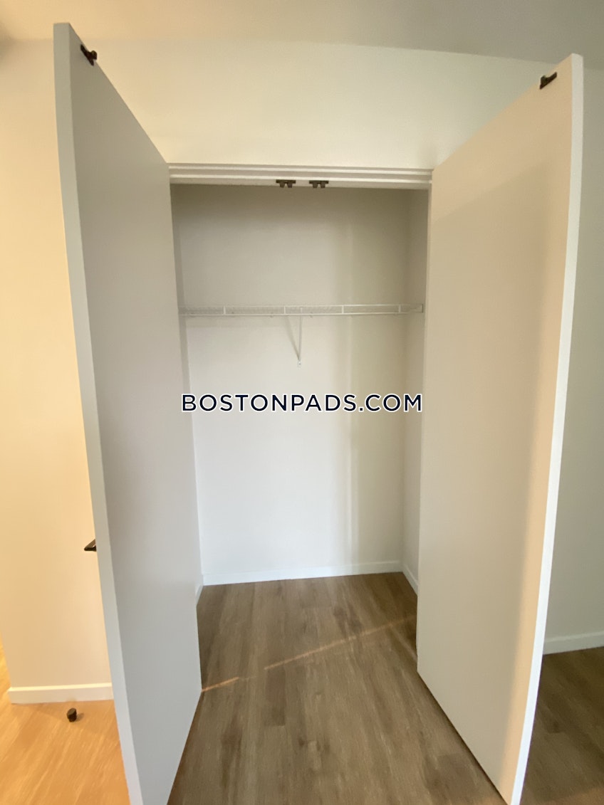 Boston - $4,054 /month