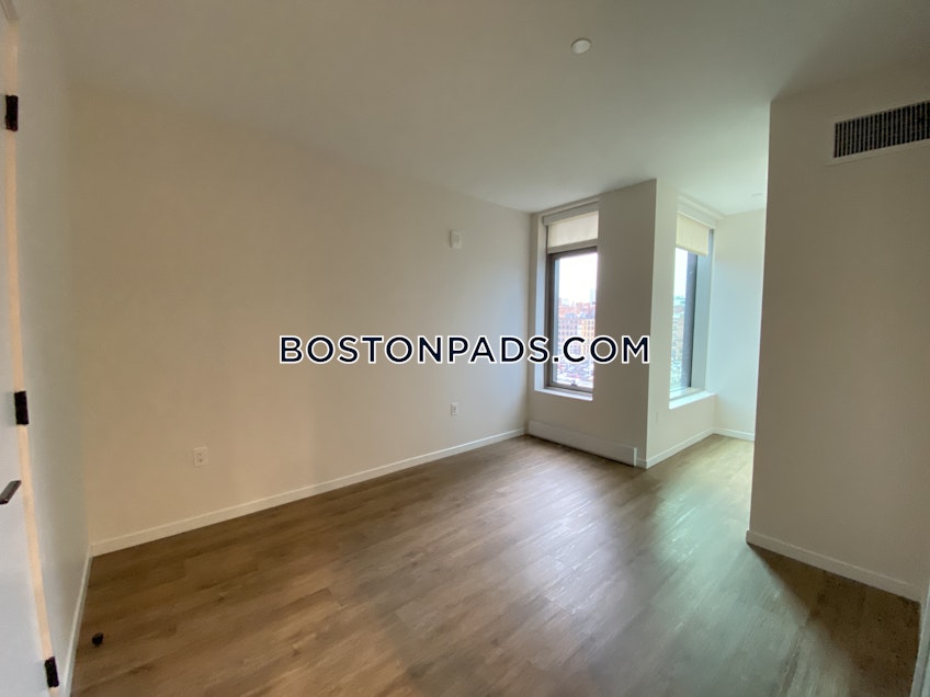 Boston - $4,562 /month