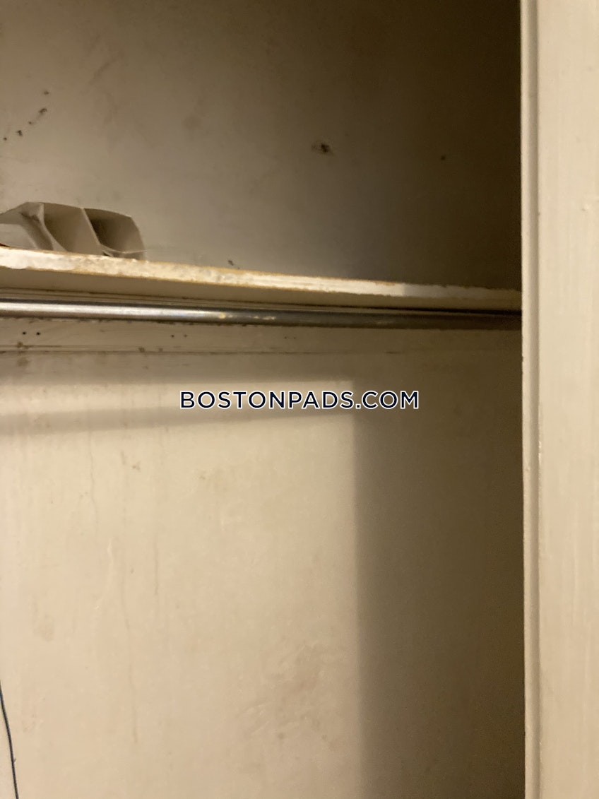 Boston - $3,425 /month