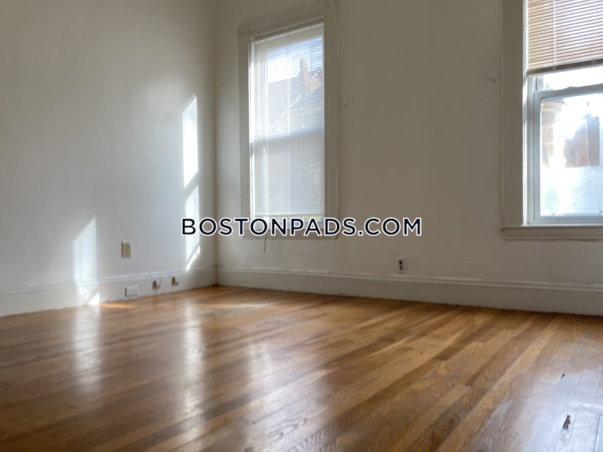 Boston - $3,425 /month