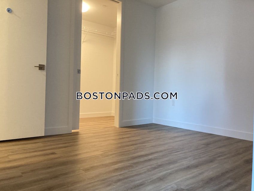 Boston - $5,642 /month