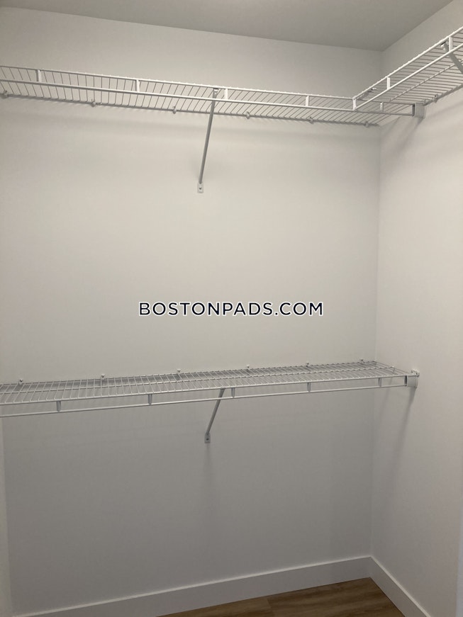 Boston - $3,217 /mo