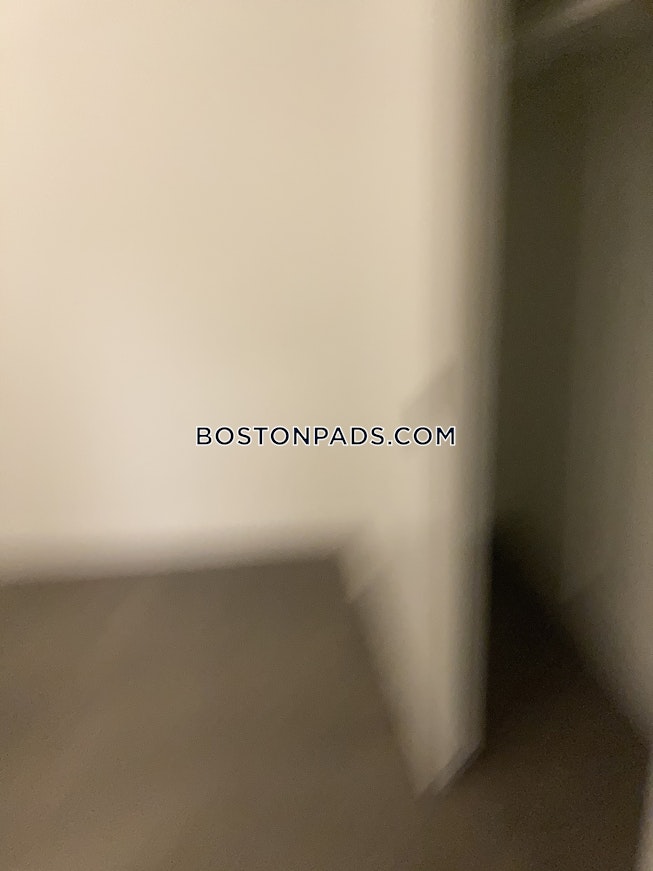 Boston - $3,854 /mo