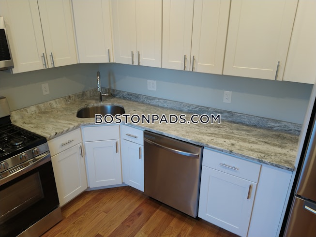 Boston - $2,990 /mo