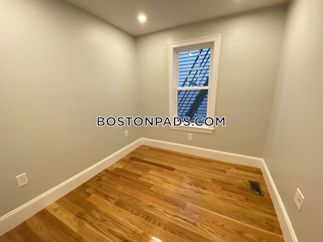Boston - $2,990 /mo