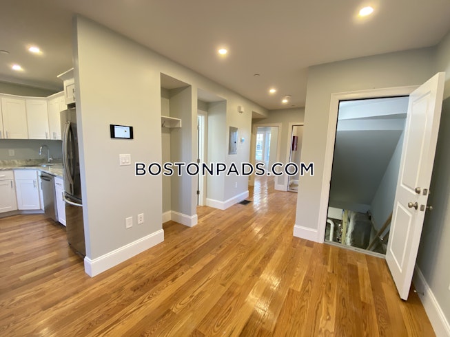 Boston - $2,990 /mo