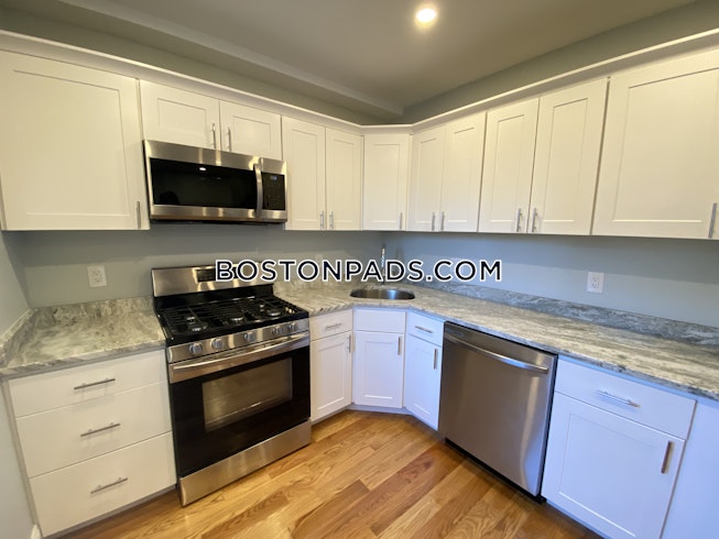 Boston - $2,990 /mo