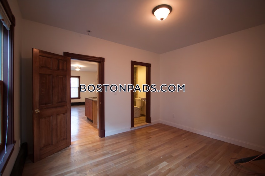 Cambridge - $2,100 /month