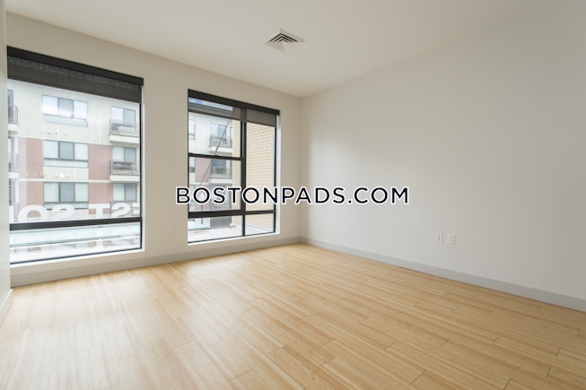 Boston - $3,870 /mo