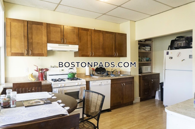 Boston - $4,650 /mo