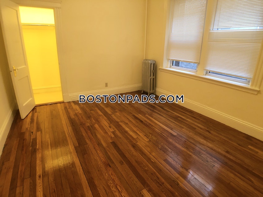 Boston - $2,300 /month