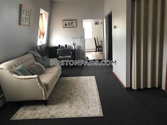 Boston - $2,100 /mo