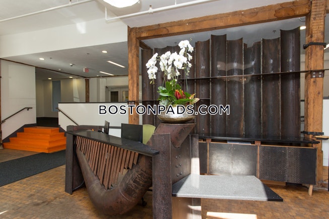 Boston - $3,570 /mo