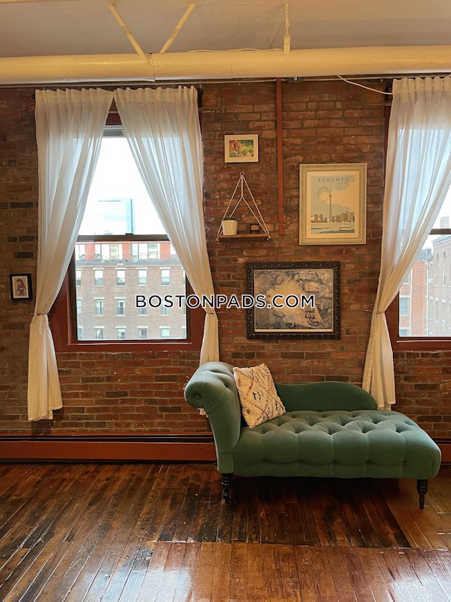 Boston - $3,570 /mo