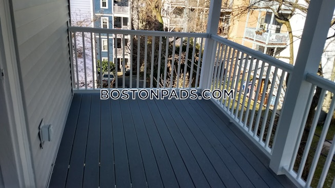 Boston - $2,999 /mo