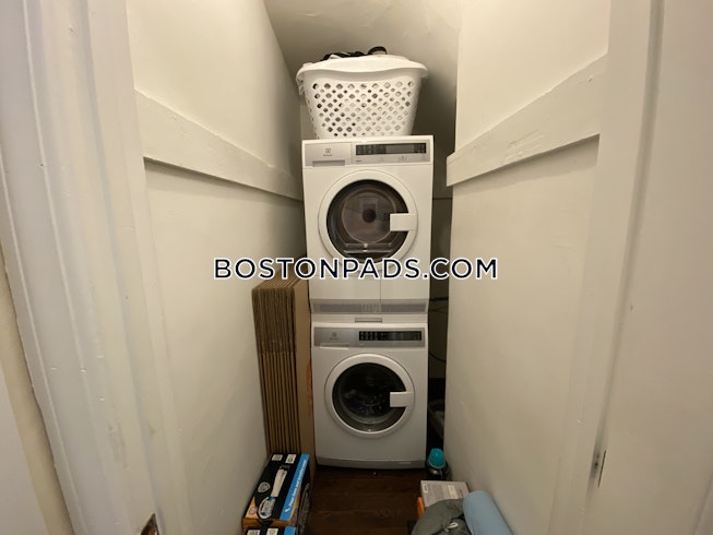 Boston - $2,999 /mo