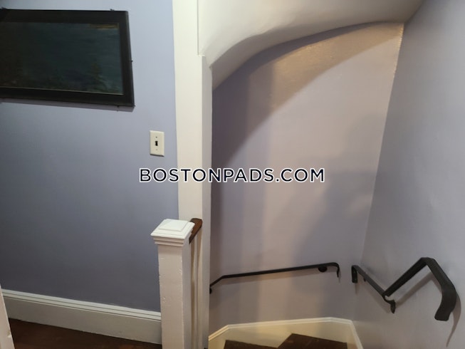 Boston - $2,600 /mo