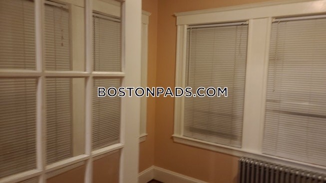 Boston - $2,600 /mo