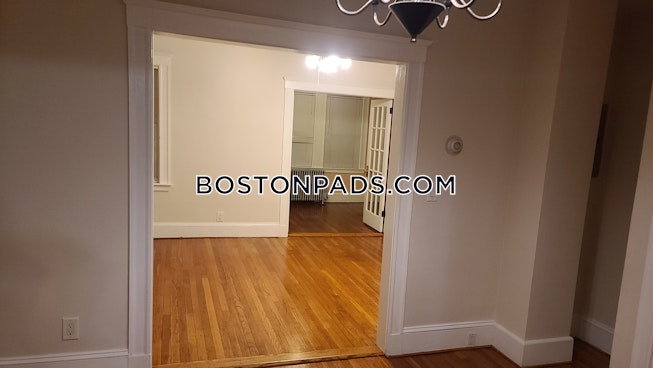 Boston - $2,600 /mo