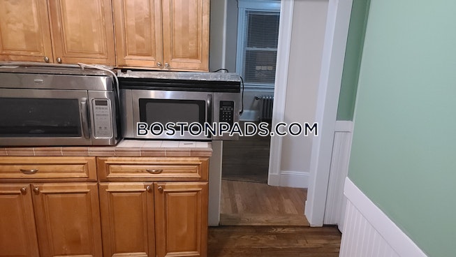 Boston - $2,600 /mo