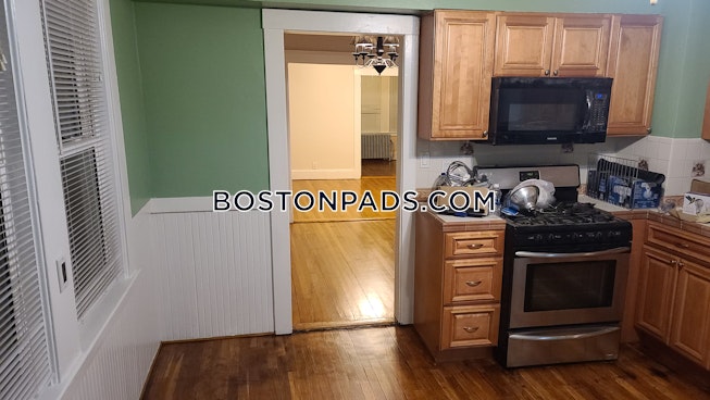 Boston - $2,600 /mo