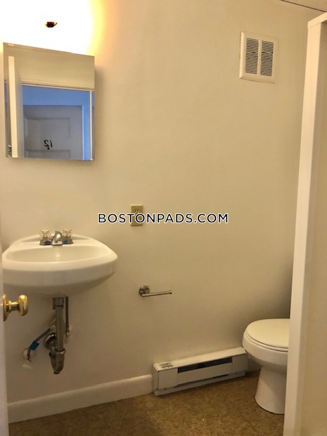 Boston - $2,045 /mo