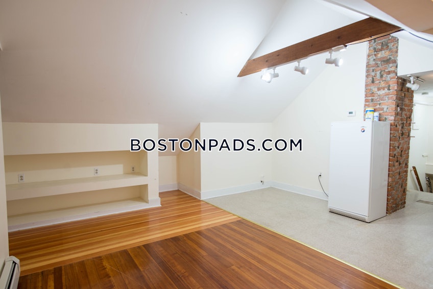 Boston - $2,200 /month