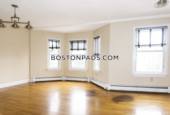 Boston - $1,800 /mo